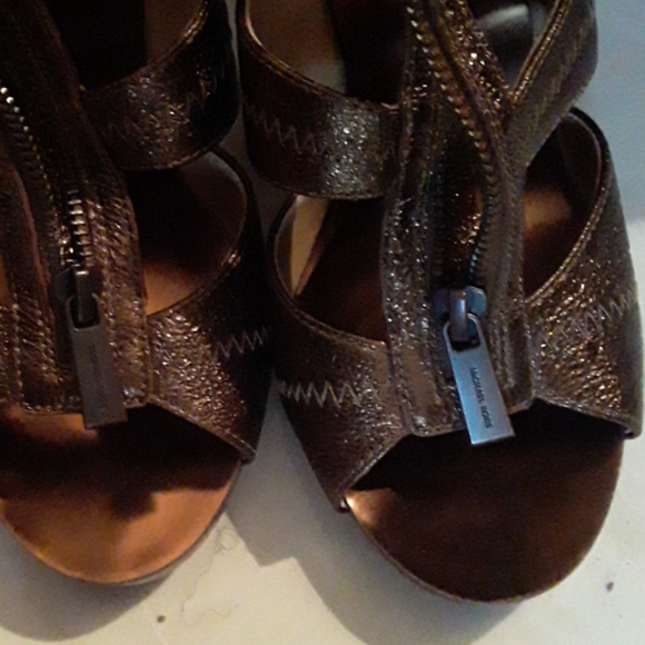 Micheal Kors Shoes - Picture 3 of 6
